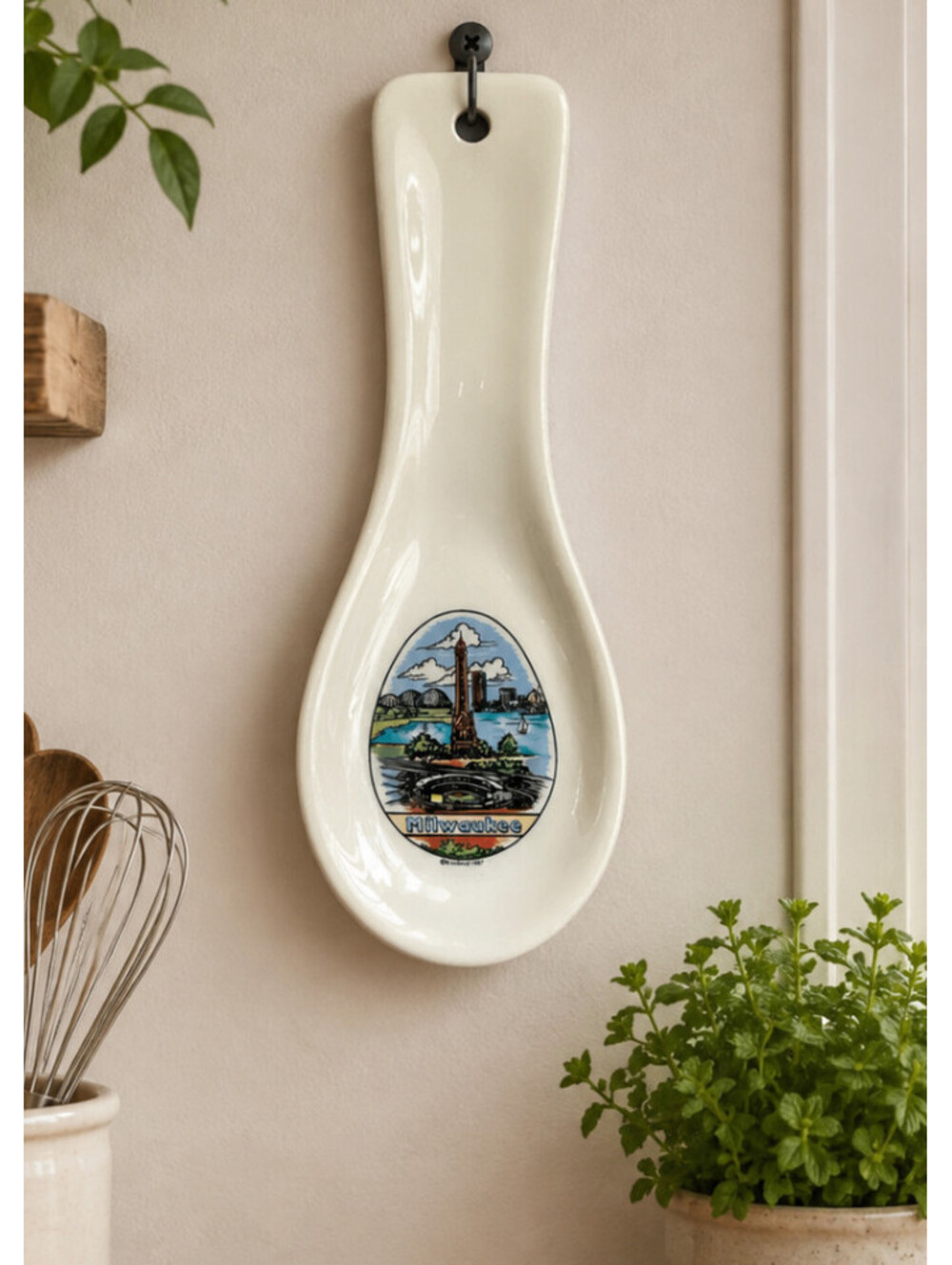 Vintage Milwaukee Wisconsin Souvenir Ceramic Spoon Rest Hanger 1987 Scofield